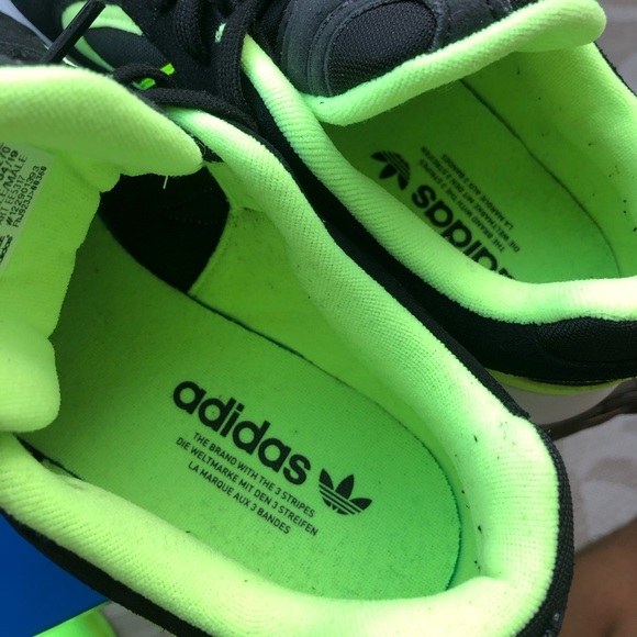 ADIDAS YUNG-1 - Picture 6 of 8